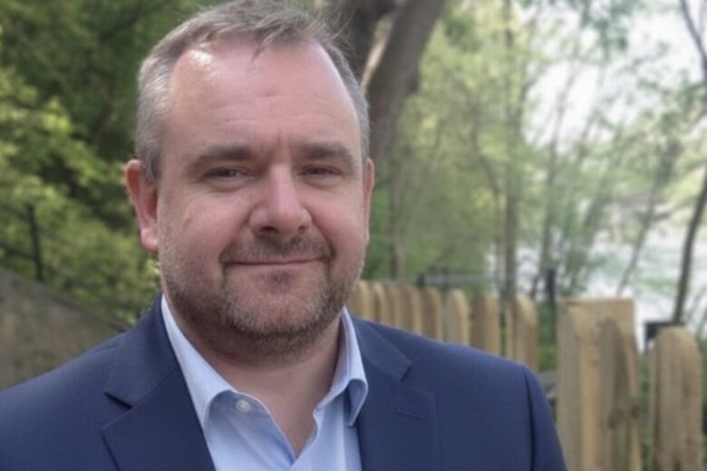 Mark dawson headshot