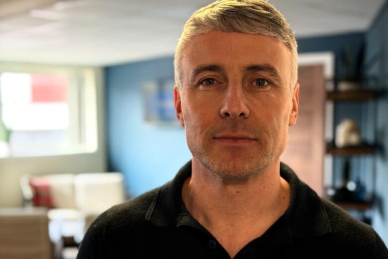 David travers headshot